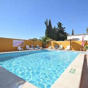 estudios-con-piscina-compartida-en-conil.es-andalucia.com/